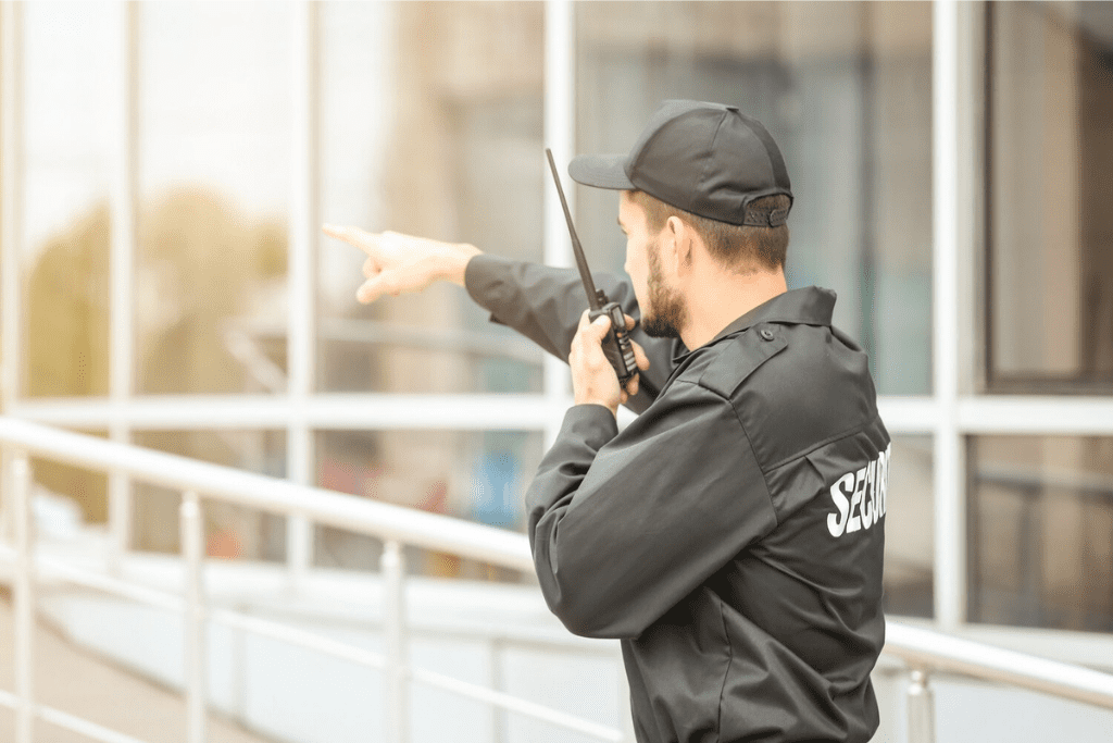 What is the job description of a security guard in Canada?